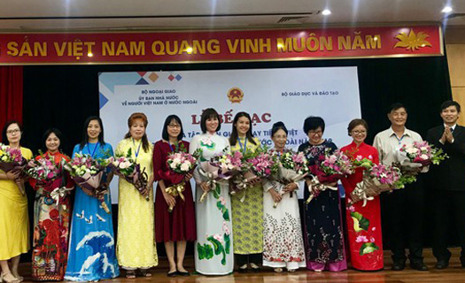 Tiếng Việt giúp các con thêm gần với quê hương